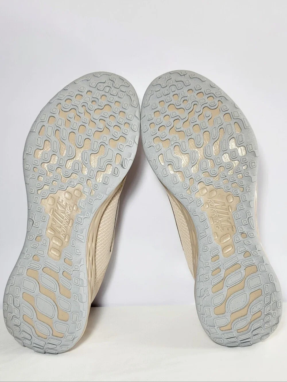 Nike Mens Size 11.5 Revolution 6 Next Nature Oatmeal Sneaker's.